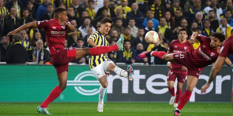 UEFA Avrupa Ligi’nde Fenerbahçe, Sevilla’yı 1-0 yenmesine rağmen Avrupa kupalarına veda etti