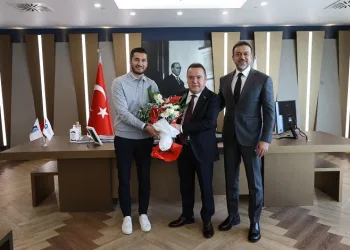 Antalyaspor’un yeni başkanı Sabri Gülel’den Başkan Böcek’e ziyaret