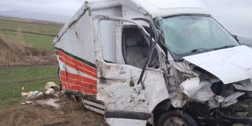 Tırla kamyonet çarpıştı 1kişi hayatını kaybetti