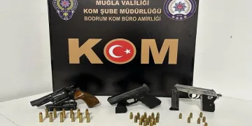 Teyp içerisinde 3 tabanca ele geçirildi