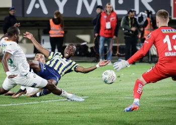 Corendon Alanyaspor: 1 – Fenerbahçe: 3