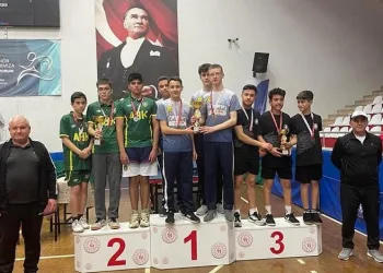 Söke Belediyespor Masa Tenisi’nde sezonu 5 kupayla kapattı