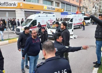 Mardin’de seyir halindeki araca silahlı saldırı