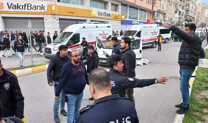 Mardin'de seyir halindeki araca silahlı saldırı - Line Haber