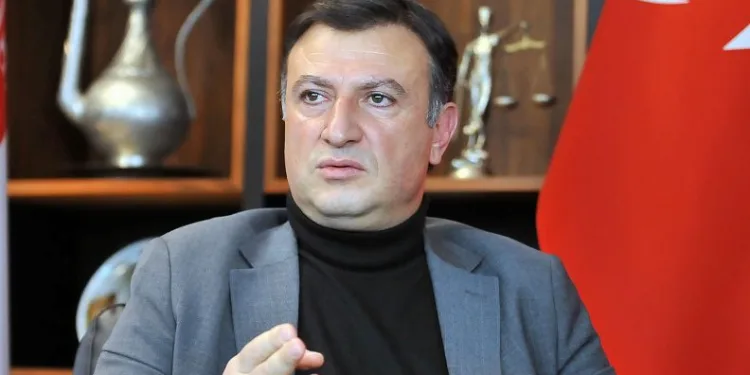 Ümraniyespor Başkanı Tarık Aksar: “Ligden düşmenin tamamen kaldıracağı söyleniyor”