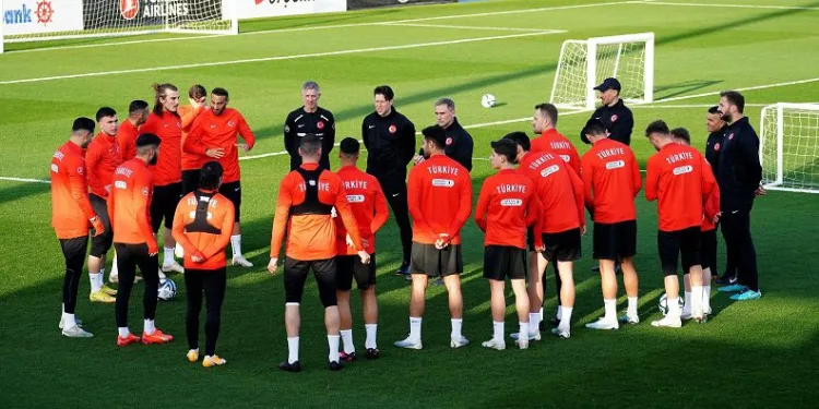 A Milli Futbol Takımı, Ermenistan’a gitti