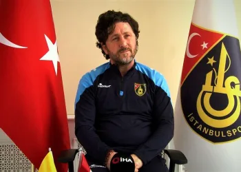 İstanbulspor Teknik Direktörü Fatih Tekke: “Ligde kalmak için 4 galibiyet gerekiyor diye düşünüyorum”