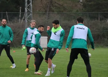 Sakaryasporlu futbolcular konuştu: “Hedef Süper Lig”