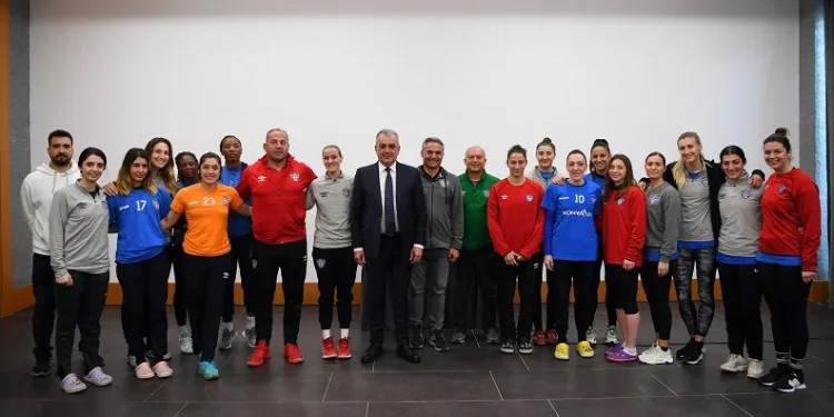 Konyaaltı Kadınlar Hentbolde hedef Avrupa Kupası