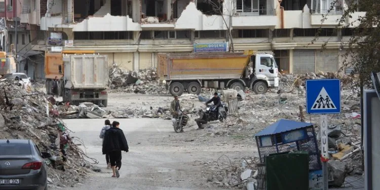 Samandağ’da enkaz çalışmaları devam ediyor