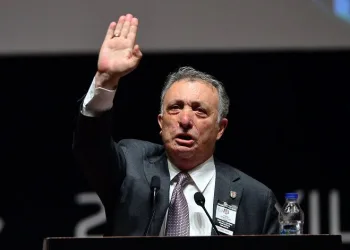 Beşiktaş Başkanı Ahmet Nur Çebi: “Kokuşmuş düzenle başa çıkmakta zorlanıyorum”