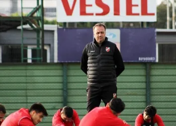 Karşıyaka, Selahaddin Dinçel’le yollarını ayırdı