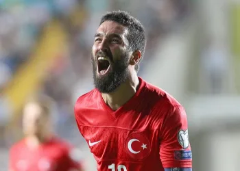 Arda Turan, Türkiye-Hırvatistan maçı öncesi ödüllendirilecek