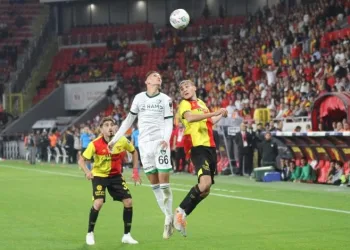 Göztepe, beşli savunmasıyla ligin zirvesinde
