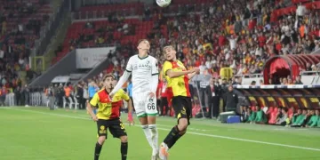 Göztepe, beşli savunmasıyla ligin zirvesinde