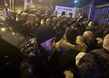 Milli futbolcu Yunus Mallı, Bursa’da kapıda kaldı