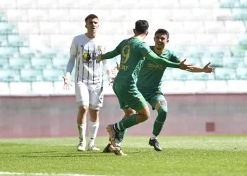 Bursaspor 3 puanı 3 golle aldı