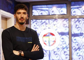 Fenerbahçe kalecisi Altay Bayındır: “Beşiktaş maçında iyi bir skor almak istiyoruz”