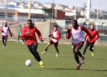 Sivasspor antrenman maçı yaptı