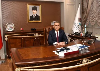 Adıyaman Valisi Çuhadar, görevinden ayrıldı