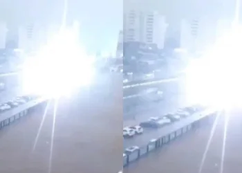 Diyarbakır’da yıldırım anayola düştü