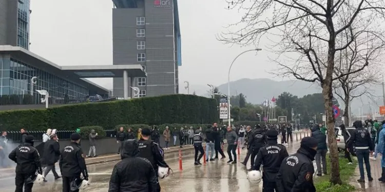 Bursa polisi maç öncesi olaylara izin vermedi