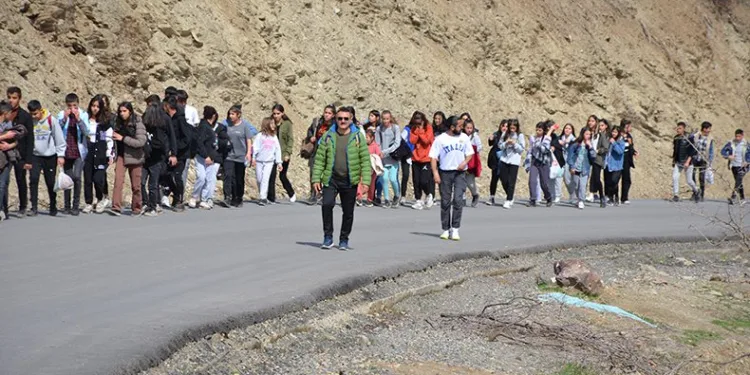 Dağlar öğrencilere kaldı, huzurlu yürüyüş yaptılar