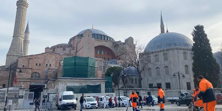 Ayasofya Cami’de Ramazan ayına hazırlık