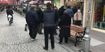 Soğuk havada helva kuyruğu
