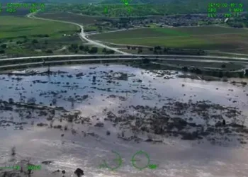 Adada mahsur kalan sürücü helikopterle kurtarıldı