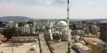 Cami minareleri yıkılıyor