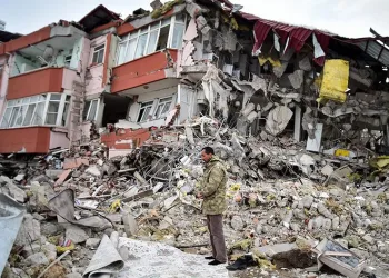 “Depremzedelere öykülerini anlatmaya zorlamayın”