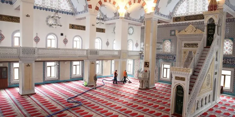 Nilüfer’deki ibadethanelerde temizlik zamanı