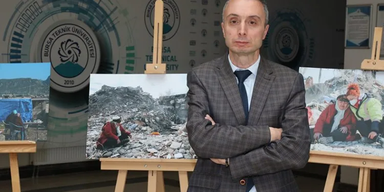 BTÜ Öğretim Görevlisinden deprem fotoğraf sergisi