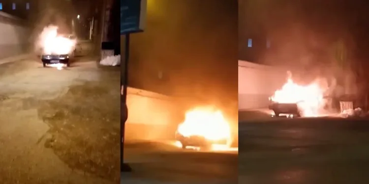 Seyir halindeki otomobil, yanarak kül oldu
