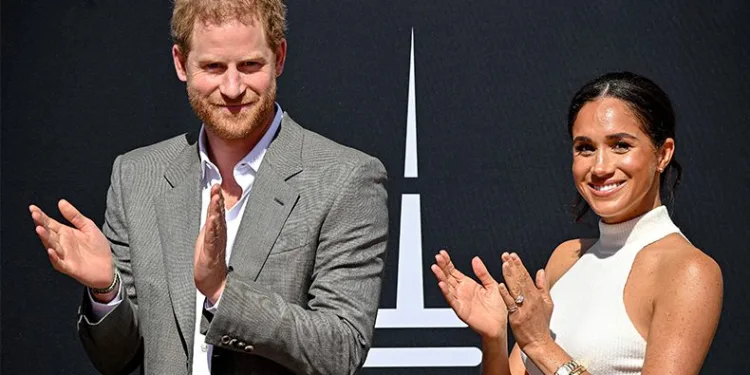 Kraldan, Prens Harry ve Meghan’a tahliye emri