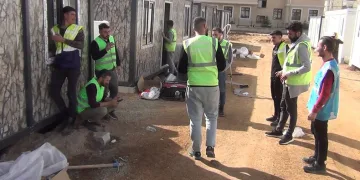 Tedavi gören bağımlılardan deprem bölgesine yardım