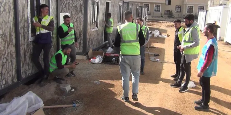 Tedavi gören bağımlılardan deprem bölgesine yardım