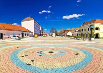 Kuşadası ‘Dünyanın Merkezi’ne Adını Yazdırıyor
