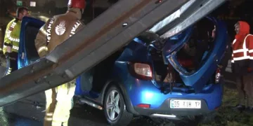 TEM Otoyolu’nda otomobil bariyere girdi