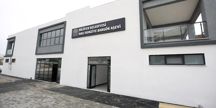 Üçevler’de yapılan aşevi iftar konuklarını bekliyor