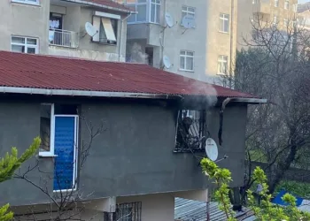 Madde bağımlısı şahıs evini yaktı