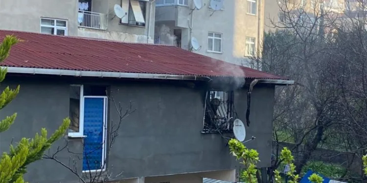 Madde bağımlısı şahıs evini yaktı