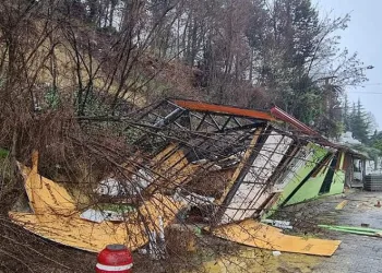 Belediye kulübesi kullanılamaz hale geldi
