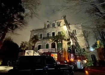 Sarıyer’de köşk yangını