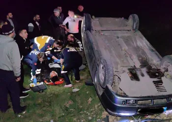 Otomobil ile elektrikli bisiklet çarpıştı