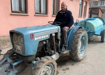 47 yıllık traktörüne otoyol cezası geldi