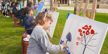 Depremi bir an olsun resimlerle unuttular