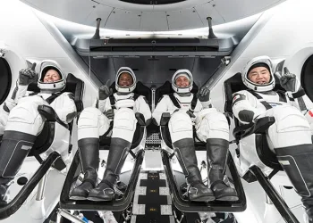 SpaceX Uluslararası Uzay İstasyonu’na astronot gönderdi