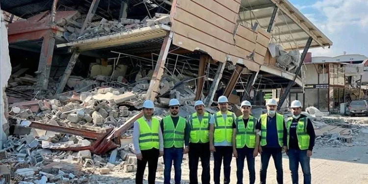 BUÜ’lü mühendisler deprem bölgesinde